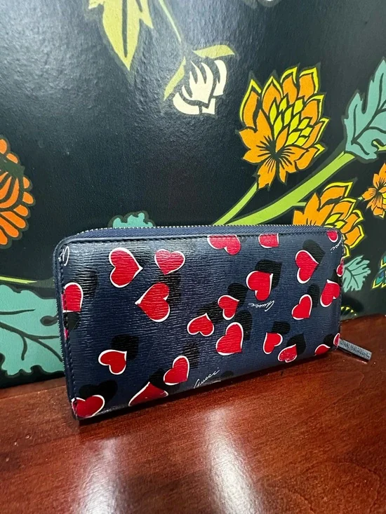 Gucci Heart Print Zip Around Wallet – Navy & Red with COA - Picture 5 of 11